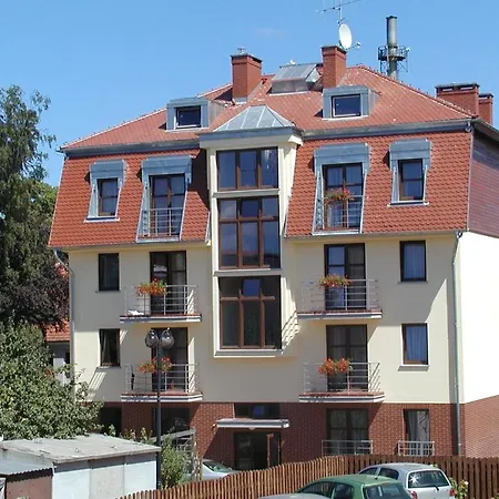 Aleksander Hotel 2*